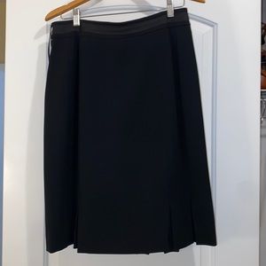 Gently worn, well maintained black Jones New York skirt